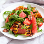 Salade met barbecue nootjes