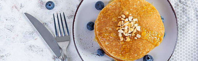 dieet-ontbijt-amandelmeel-pannenkoeken-header